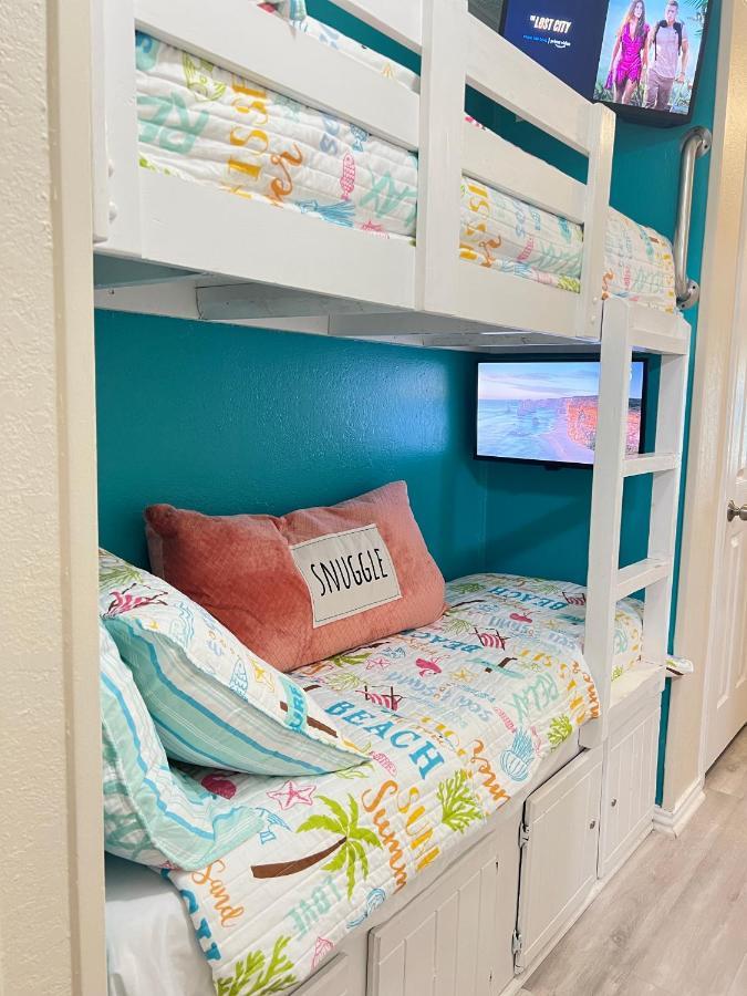 Sun Splashed Condo! Steps To And 2 Pools Island * Galveston