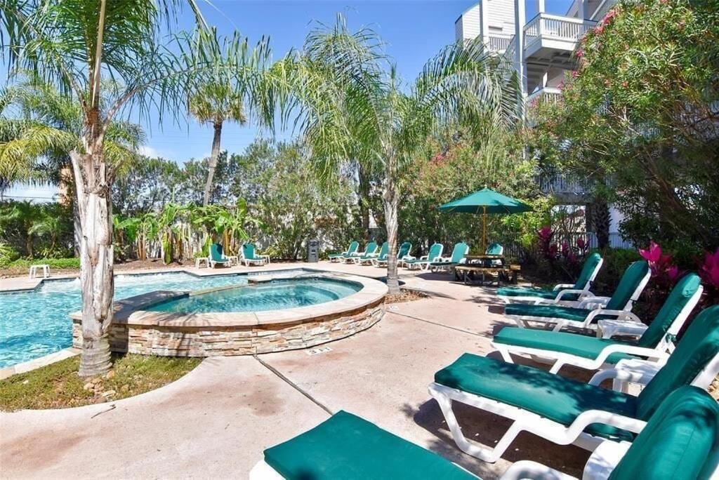 Sun Splashed Condo! Steps To And 2 Pools Island Appartement Galveston